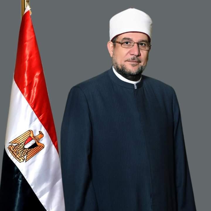  توزيع (6000) زي أزهري جديد للأئمة 