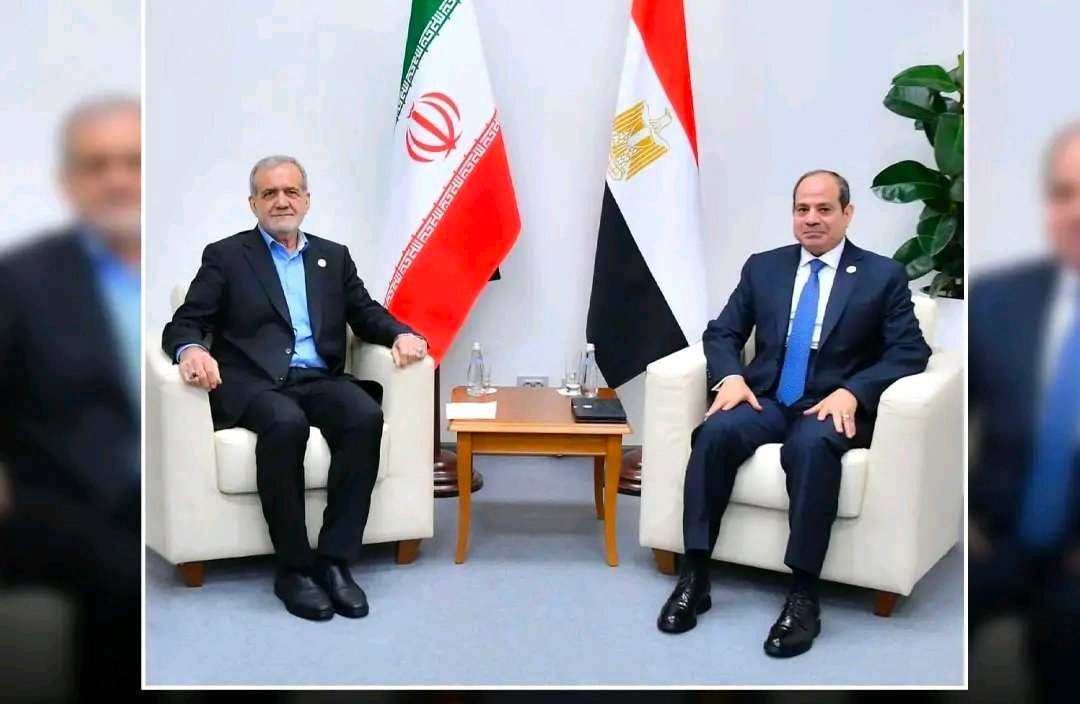 الرئيس السيسي يلتقي بنظيره الإيراني... ويدعو طهران لوقف التصعيد