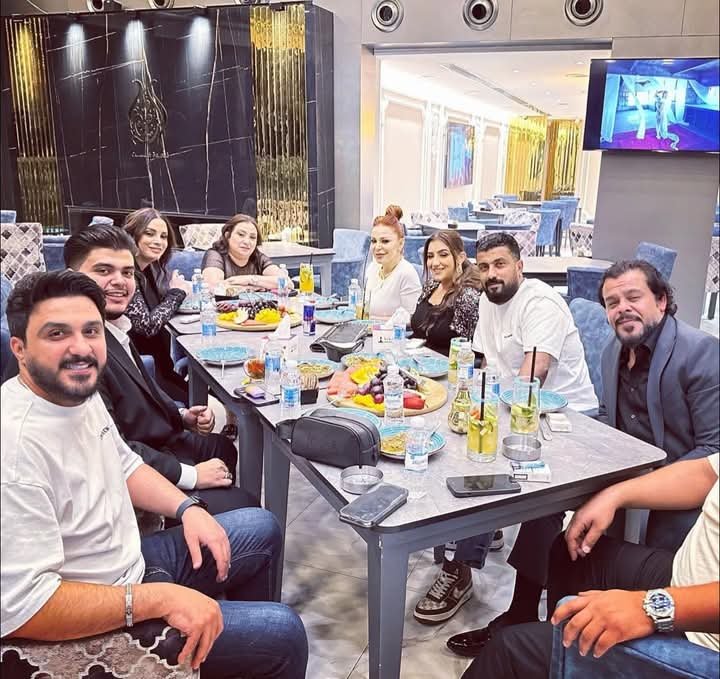 خلف الكواليس.. خبير السوشيال عيسى مخيمر يكشف أسرار إدارة صفحات المشاهير