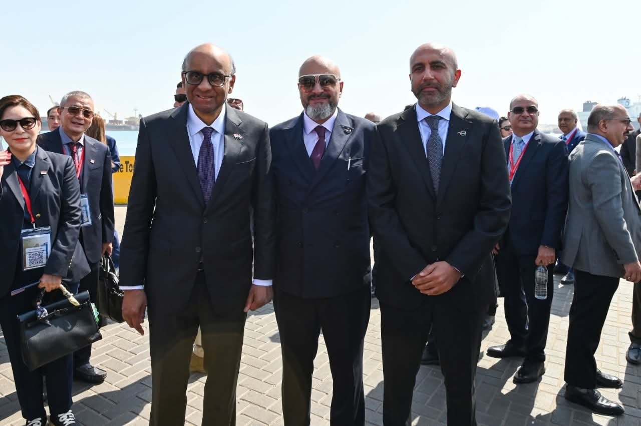 دي بي ورلد تستقبل رئيس جمهورية سنغافورة والوفد الرسمي المرافق له بميناء السخنة